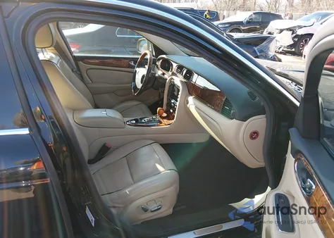 2008 Jaguar Xj Vanden Plas z USA, uszkodzony, nr VIN SAJWA82B78SH29363